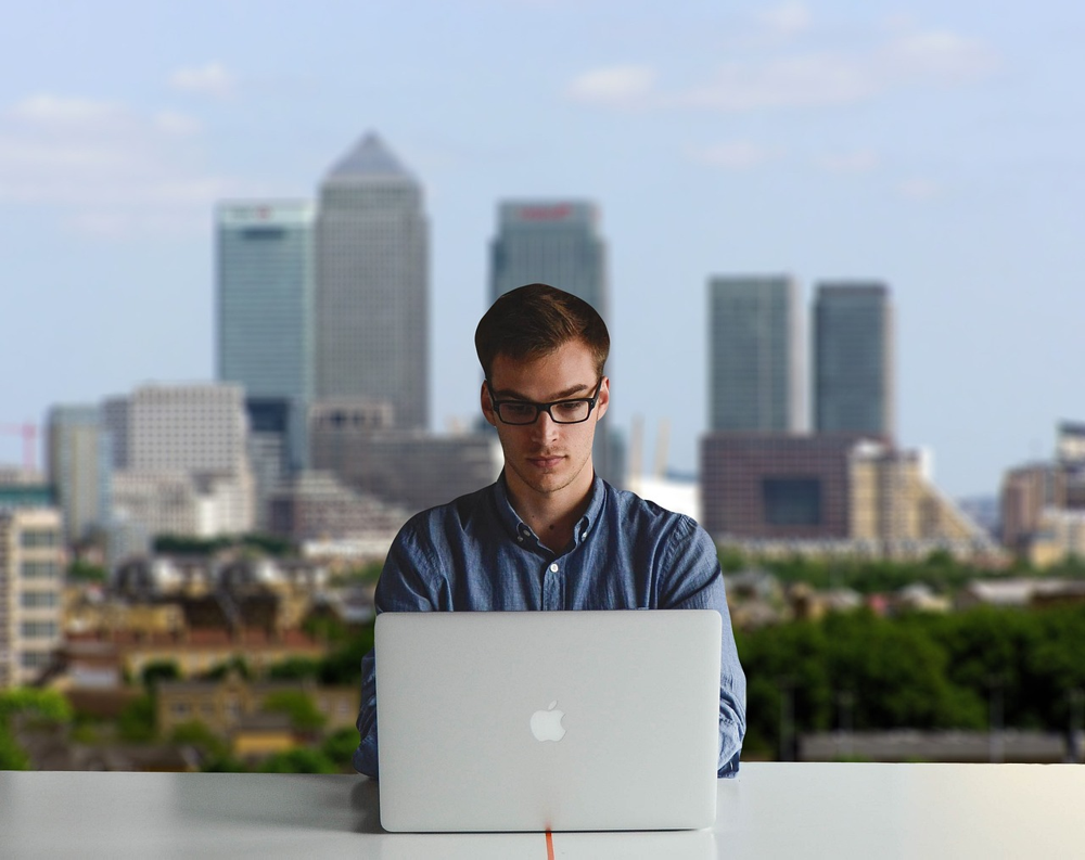 Why Self-Employed Contractors Benefit from Professional Accounting